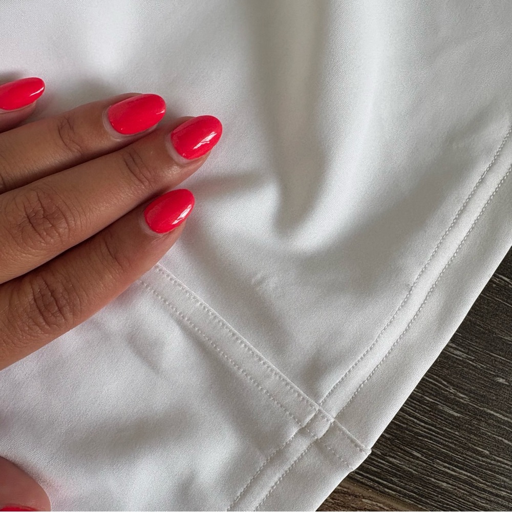 The North Face White Mini Skirt with Grey Logo - Picture 6 of 7